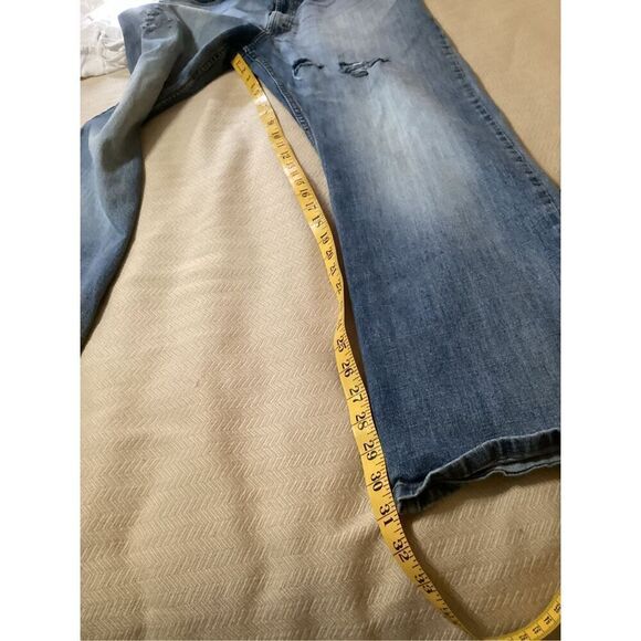 Wrangler Distressed Jeans size 36/32 - Picture 5 of 8